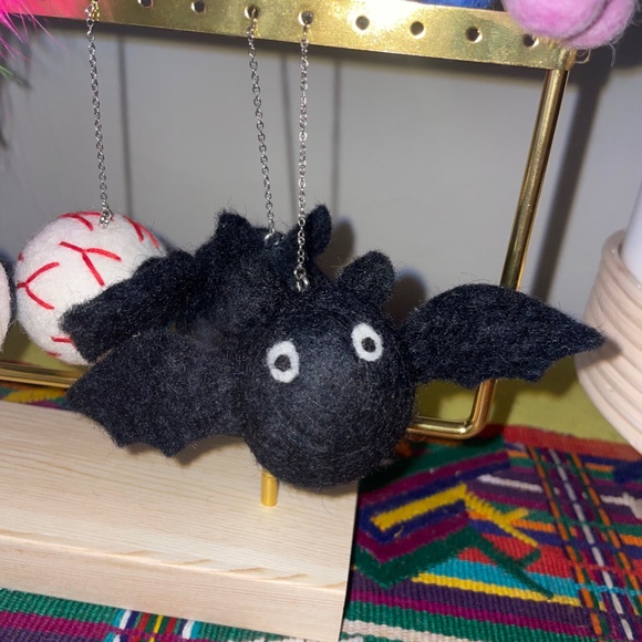 Halloween bats earrings - Picture 2 of 2